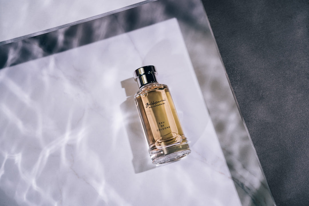 Baldessarini Classic Eau de Cologne Flakon vor Schattenspiel