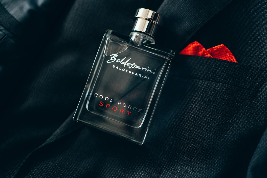 Baldessarini Cool Force Sport Flakon auf einem Sakko
